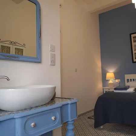 Door Nine -townhouse With Harbour Views