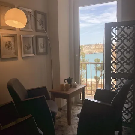 Door Nine -townhouse With Harbour Views