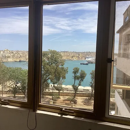 Door Nine -townhouse With Harbour Views Tatil Evi *