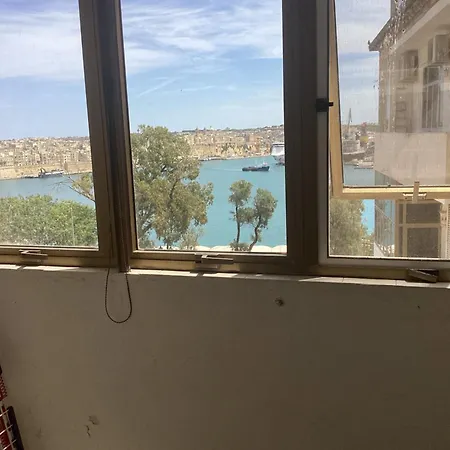 Door Nine -townhouse With Harbour Views *