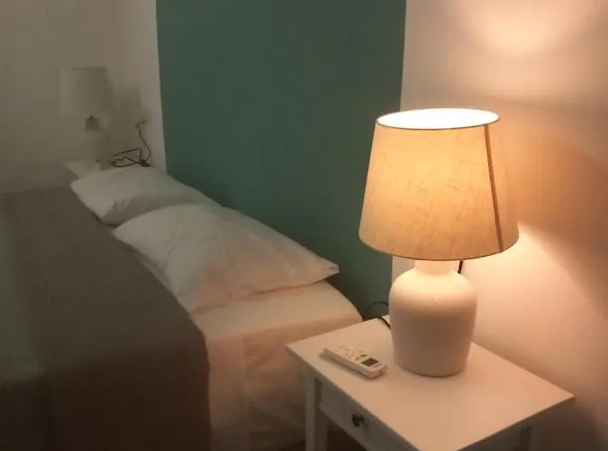 Door Nine -townhouse With Harbour Views Ferienhaus *